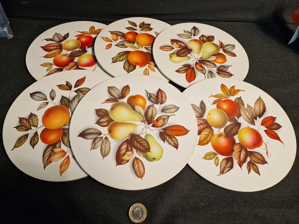 Lot 181: Six Worcester Ware Carlton Table Mats