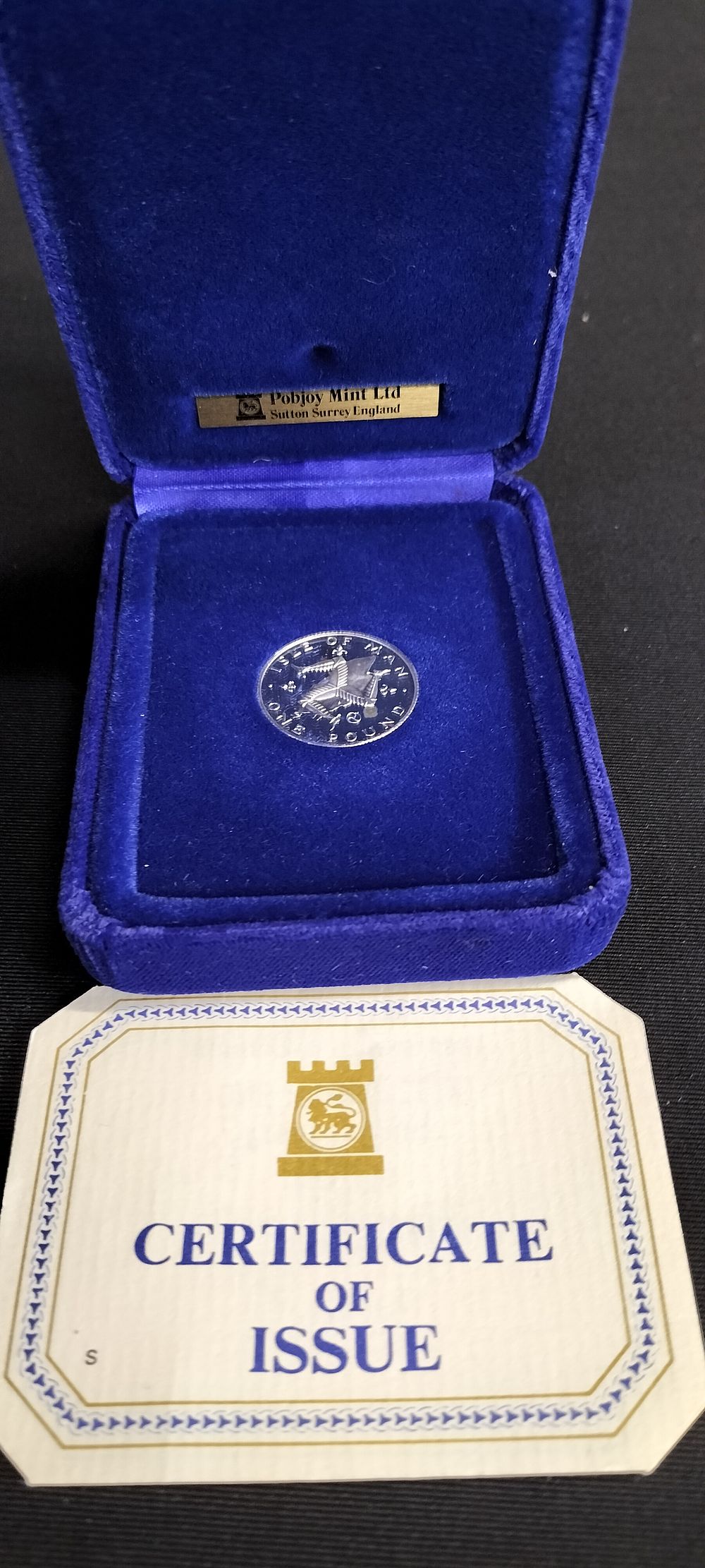Lot 260: Isle of man Pobjoy mint 1978 silver proof...