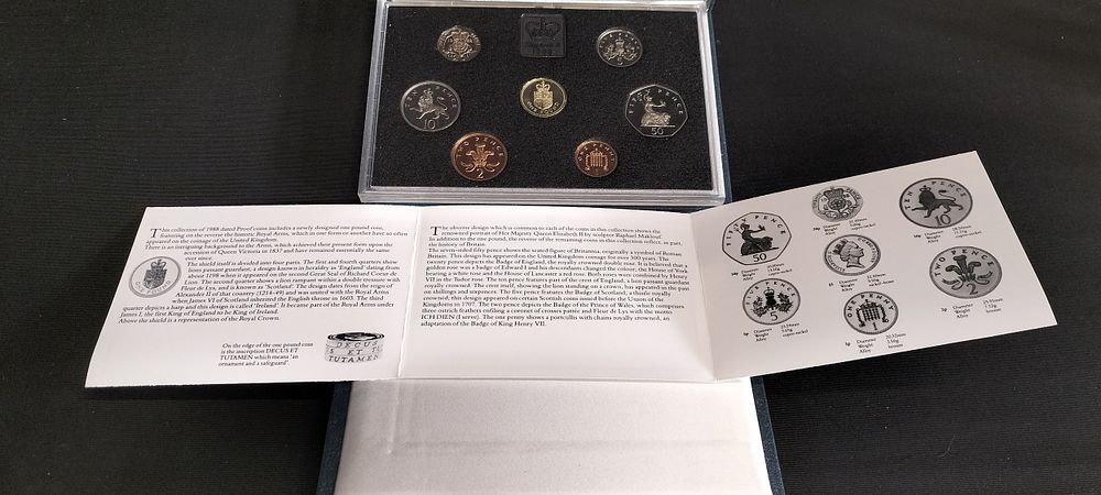 Lot 264: Royal Mint United kingdom 1988 proof coin collection...