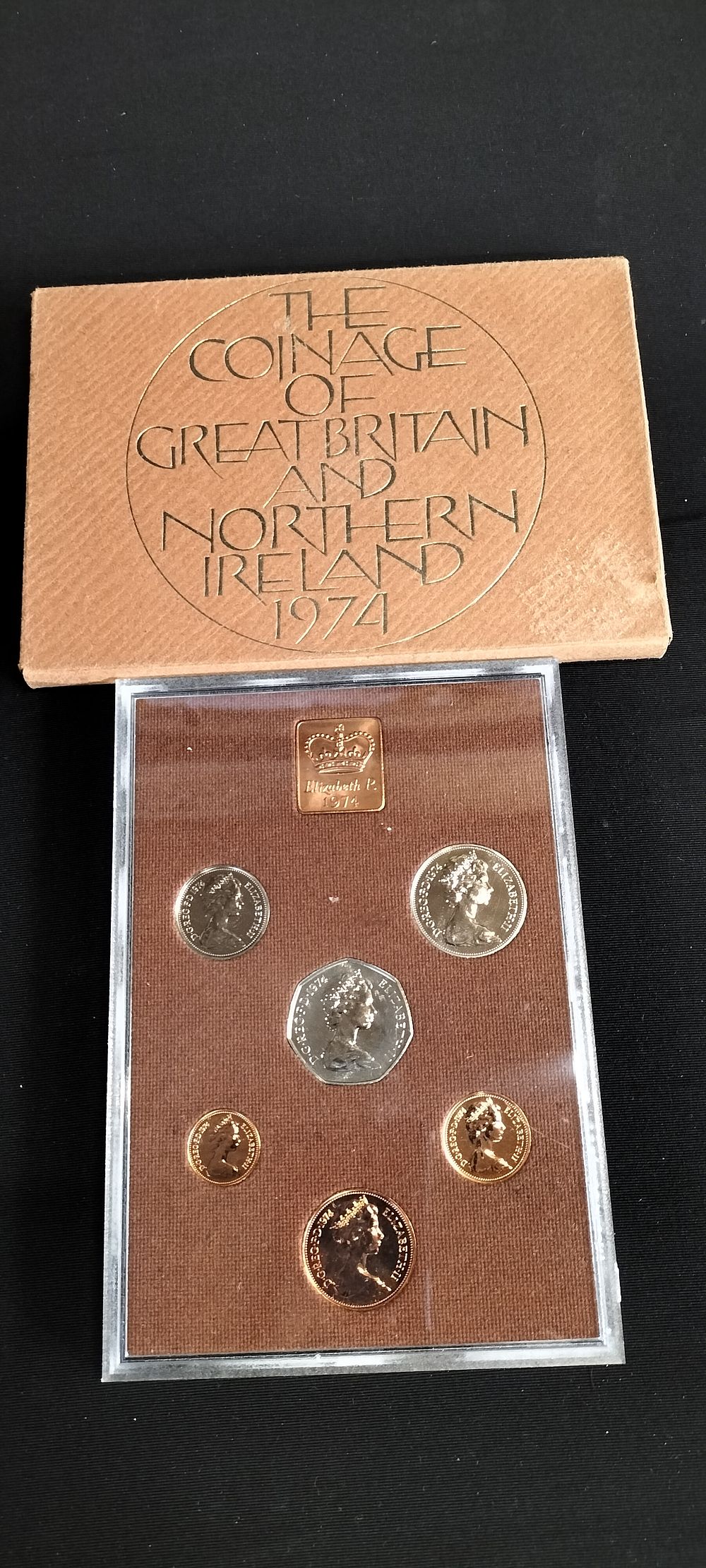 Lot 274: 1974 Royal Mint United Kingdom proof coin collection
