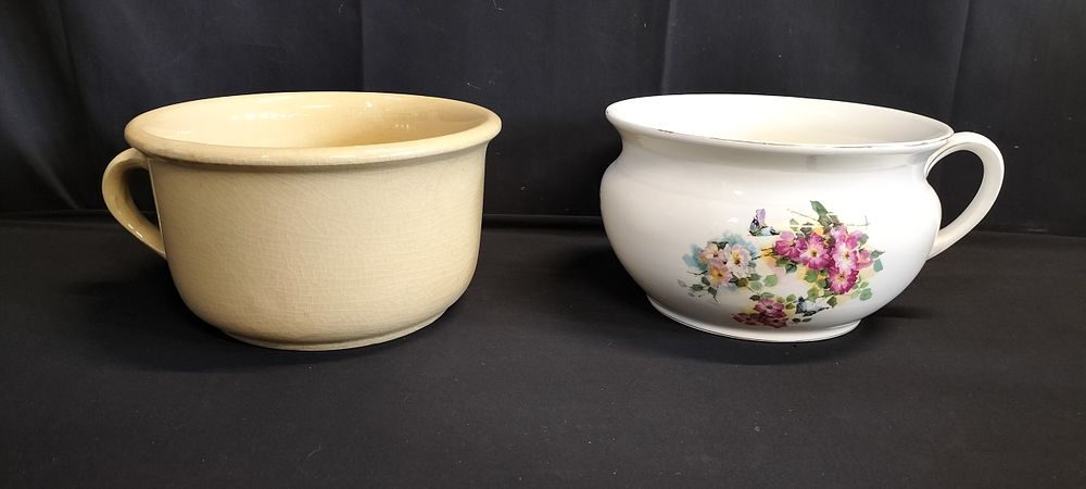 Lot 278: Two vintage chamber pots. Floral Royal Venton Ware...