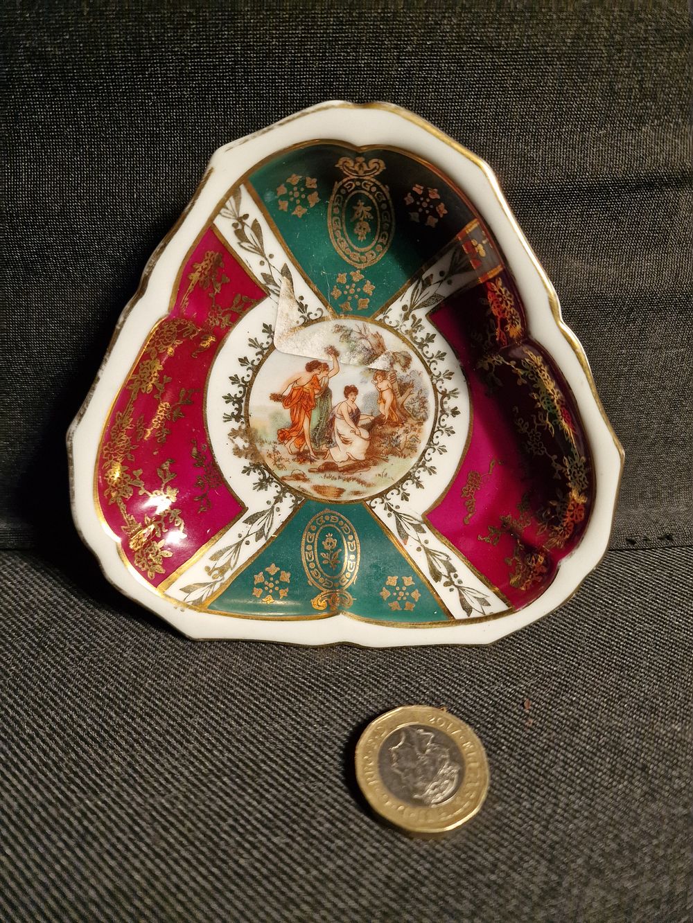Lot 248: Vintage Oskar Schlegelmilch Alt-Wien Importe d'Allemagne Decorative Bowl