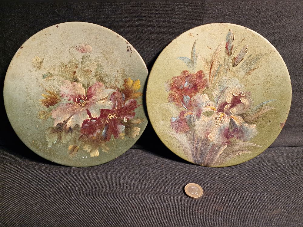 Lot 262: Pair of Vintage Metal Wall Mounted Decorative Plates