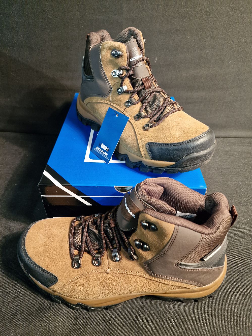 Lot 330: Brand New Donnay Suede Waterproof Walking Boots Uk 8 Brown Black RRP £79.99