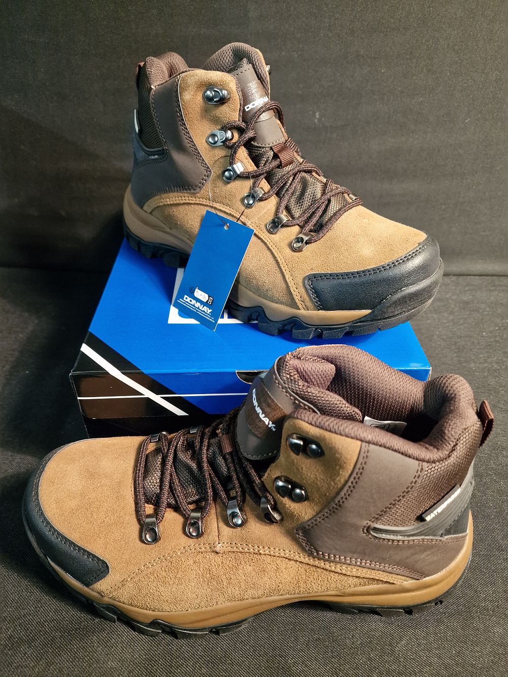 Lot 332: Brand New Donnay Suede Waterproof Walking Boots Uk 8 Brown Black RRP £79.99