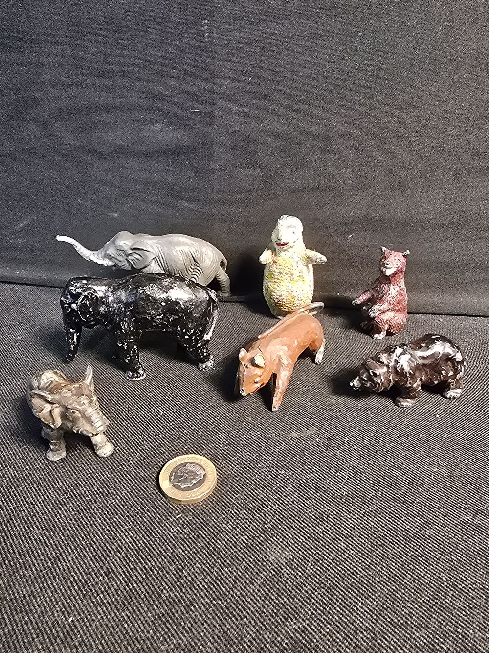Lot 376: Vintage tin zoo animals