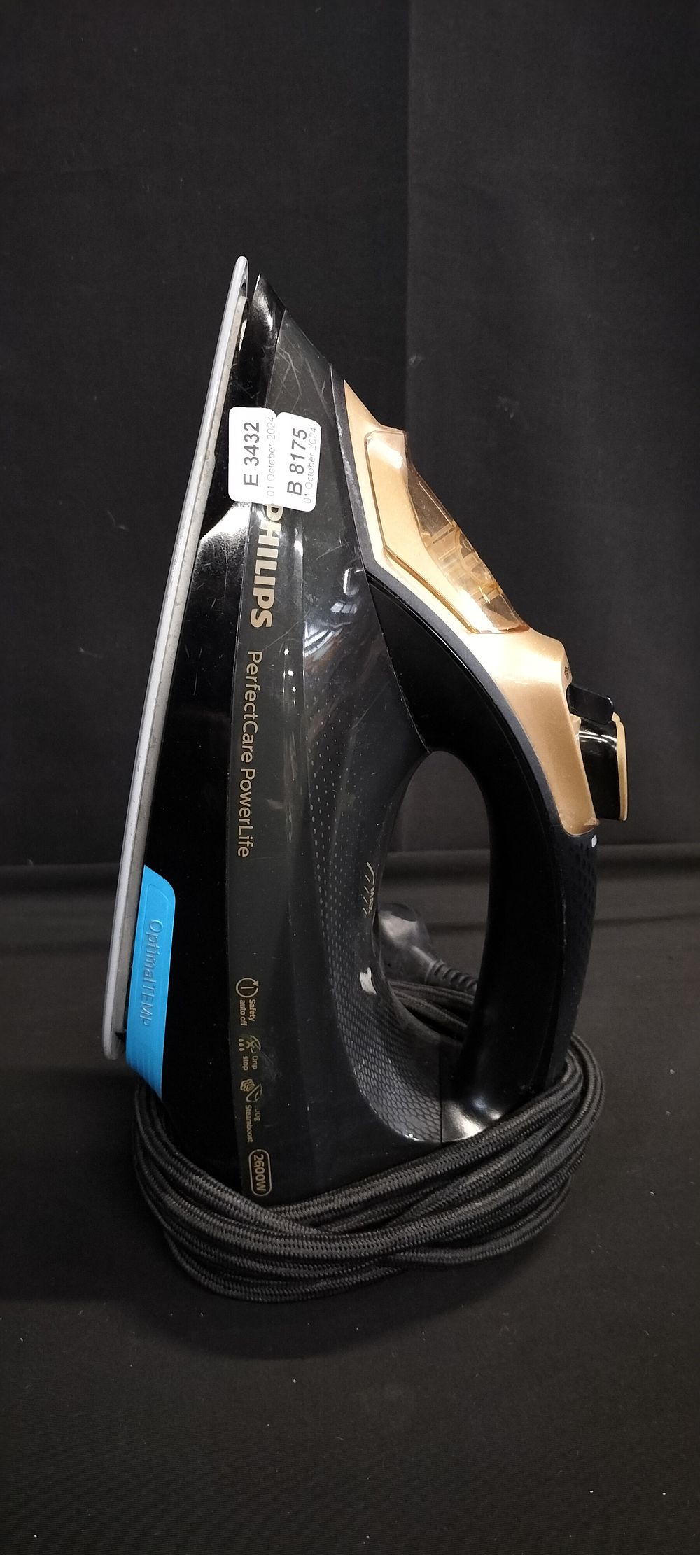 Lot 326: Philips perfect care powerlife steam iron. Tested for...
