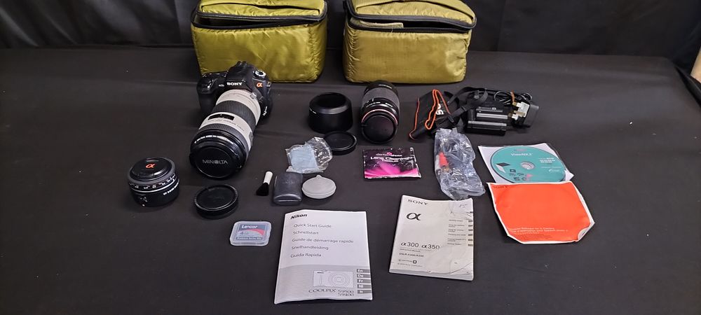 Lot 338: Sony alpha 350 DSLR camera with instructions, accessories...