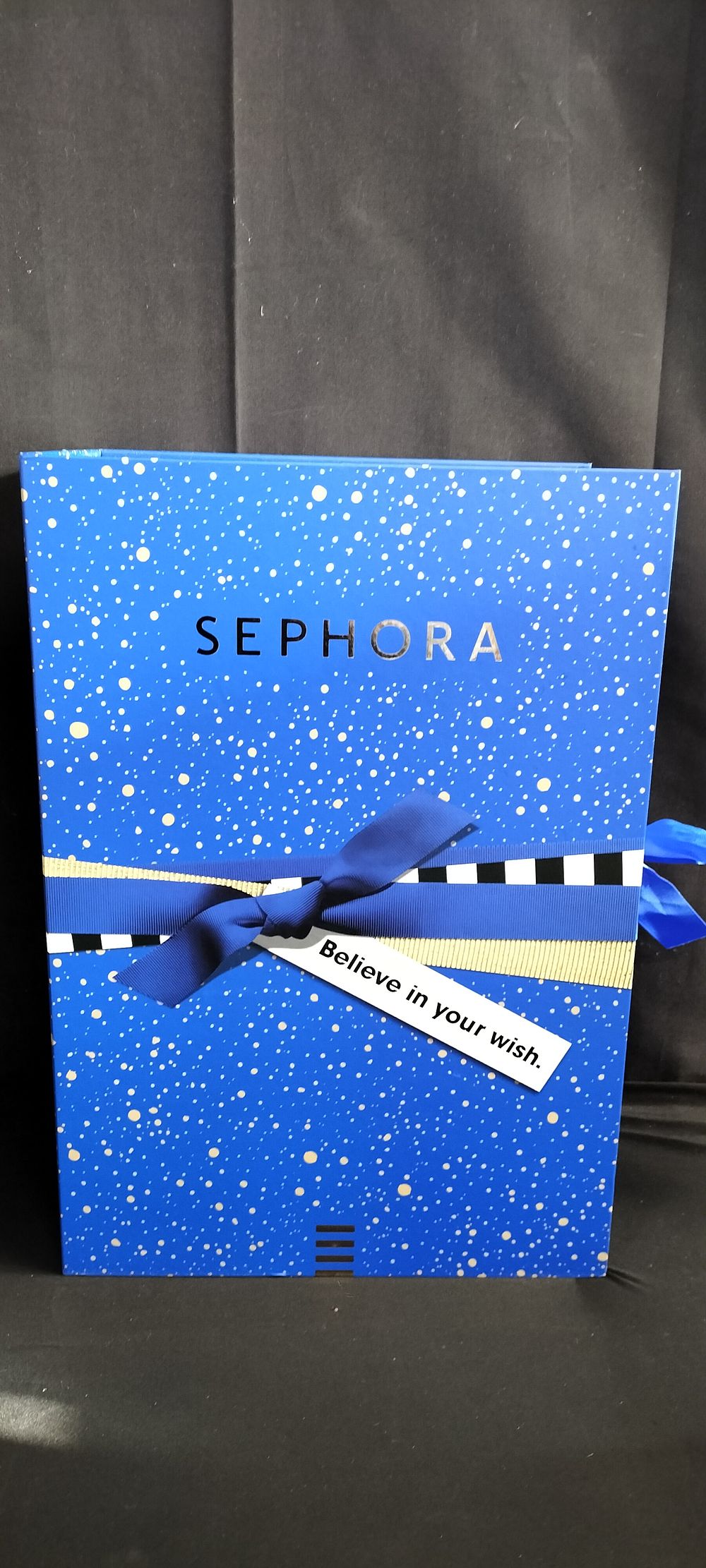 Lot 341: Large Sephora beauty advent calendar containing 25 various...