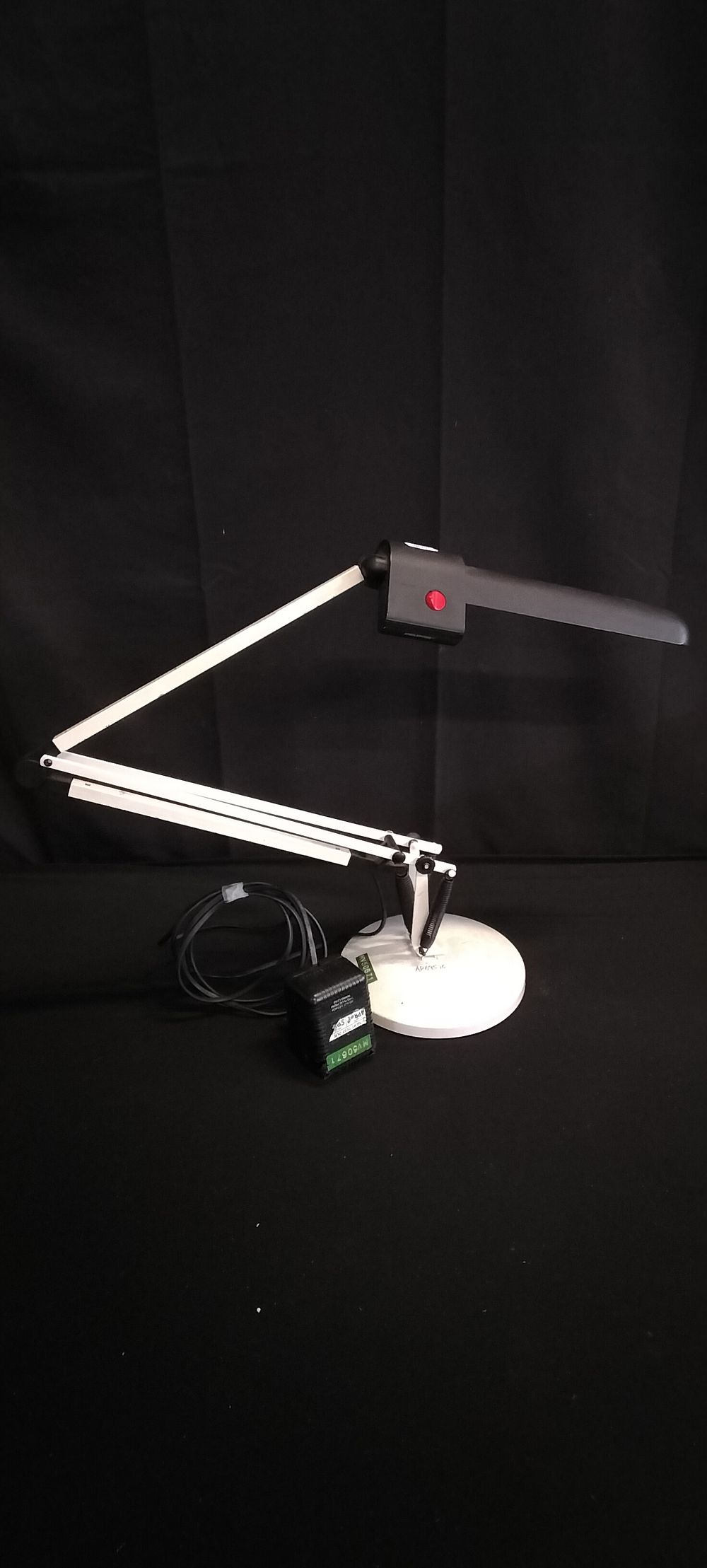 Lot 354: Black and white Anglepoise table lamp ( Untested)