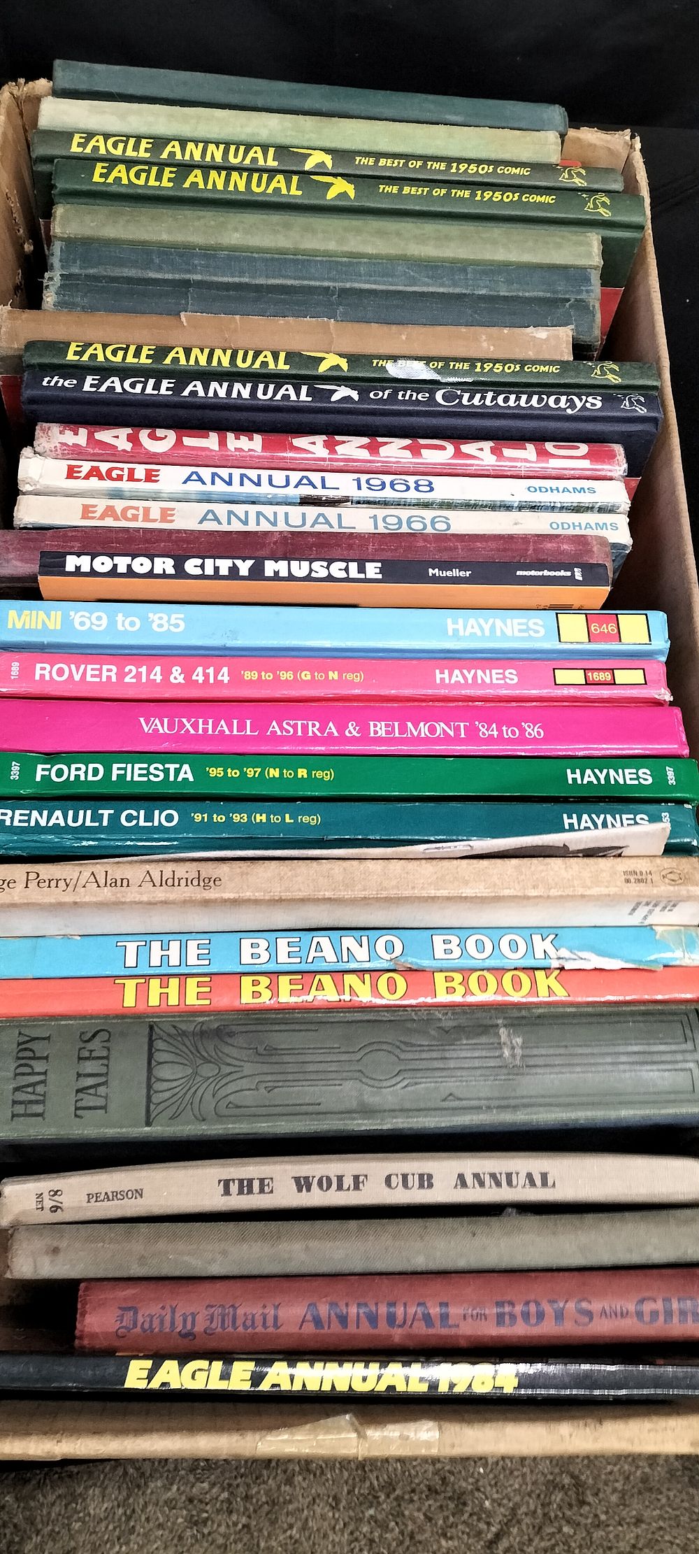 Lot 368: Box containing various books Eagle annual, Haynes car...