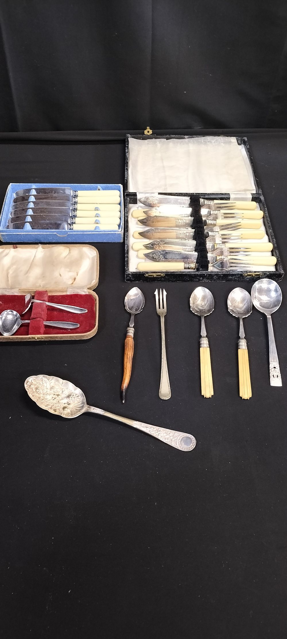 Lot 378: Selection of various vintage silver plated cutlery sets...