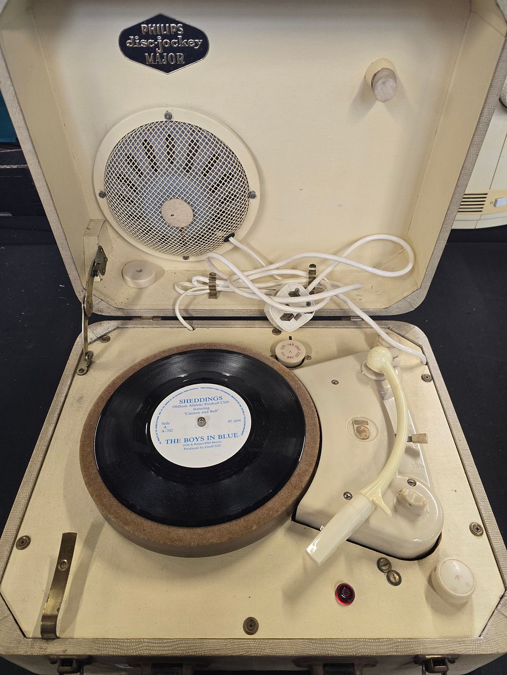 Lot 379: Philips desc-jockey major