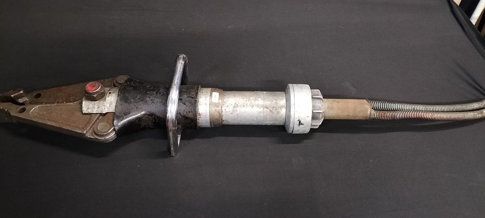 Lot 396: Lukas LKS35C Hydraulic Cutter, "Jaws of Life"