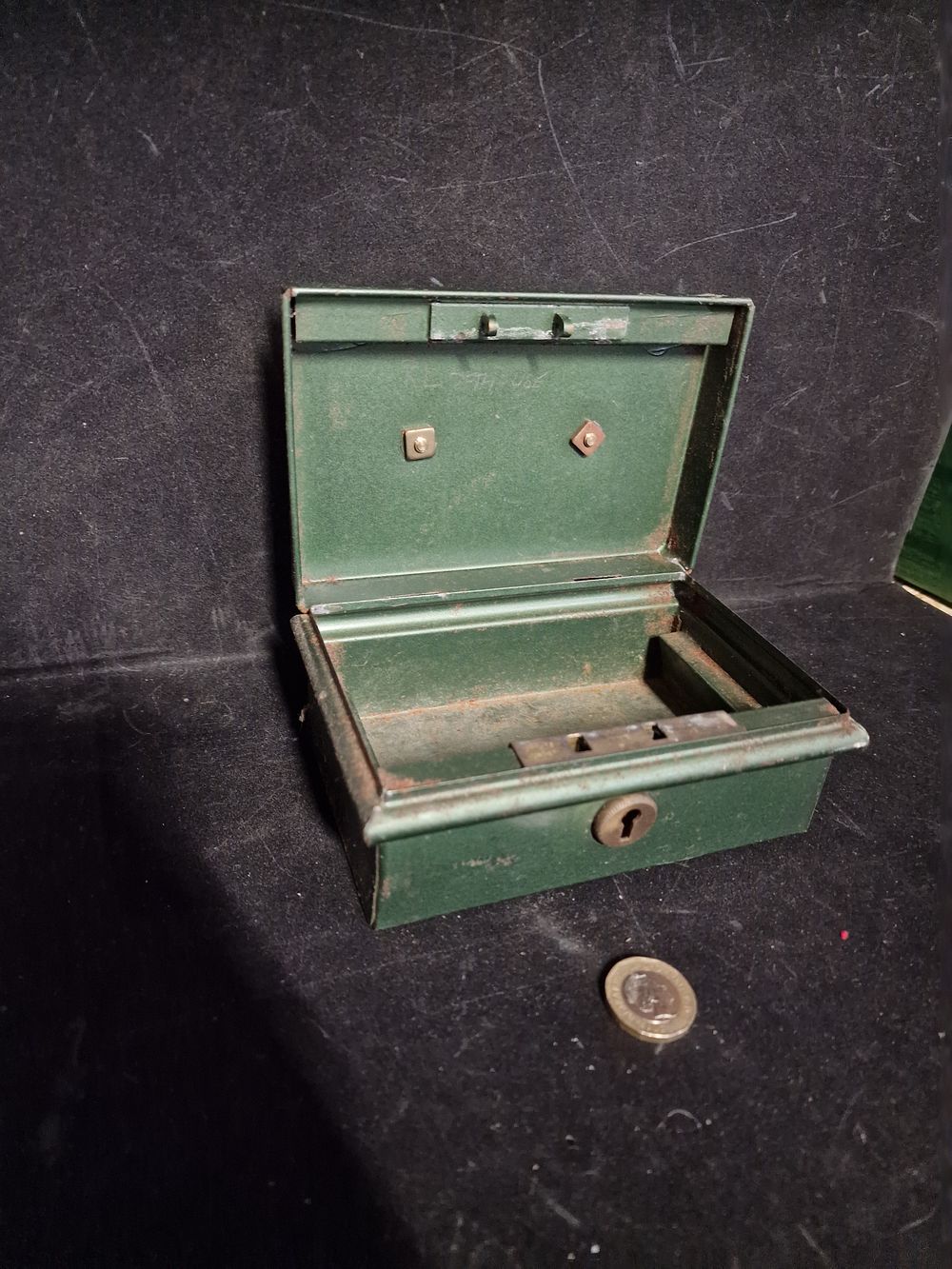 Lot 159: Vintage Metal Cash Box No Key