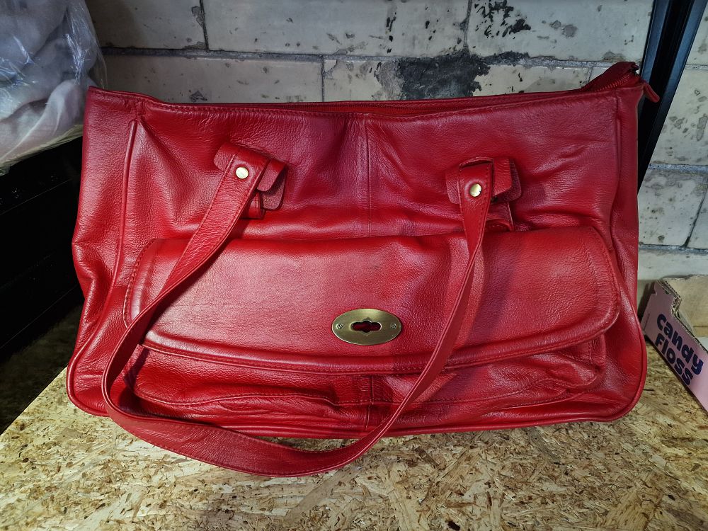 Lot 174: Red Handbag