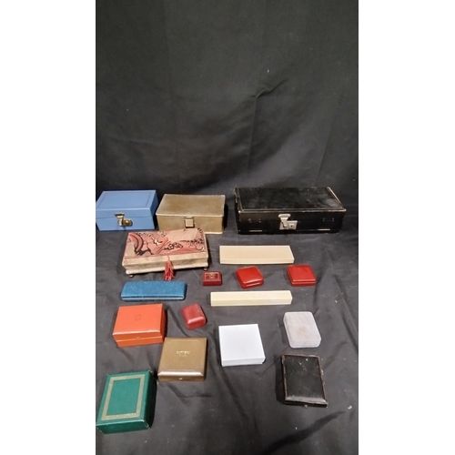 Lot 205: Collection of Vintage Jewellery Boxes