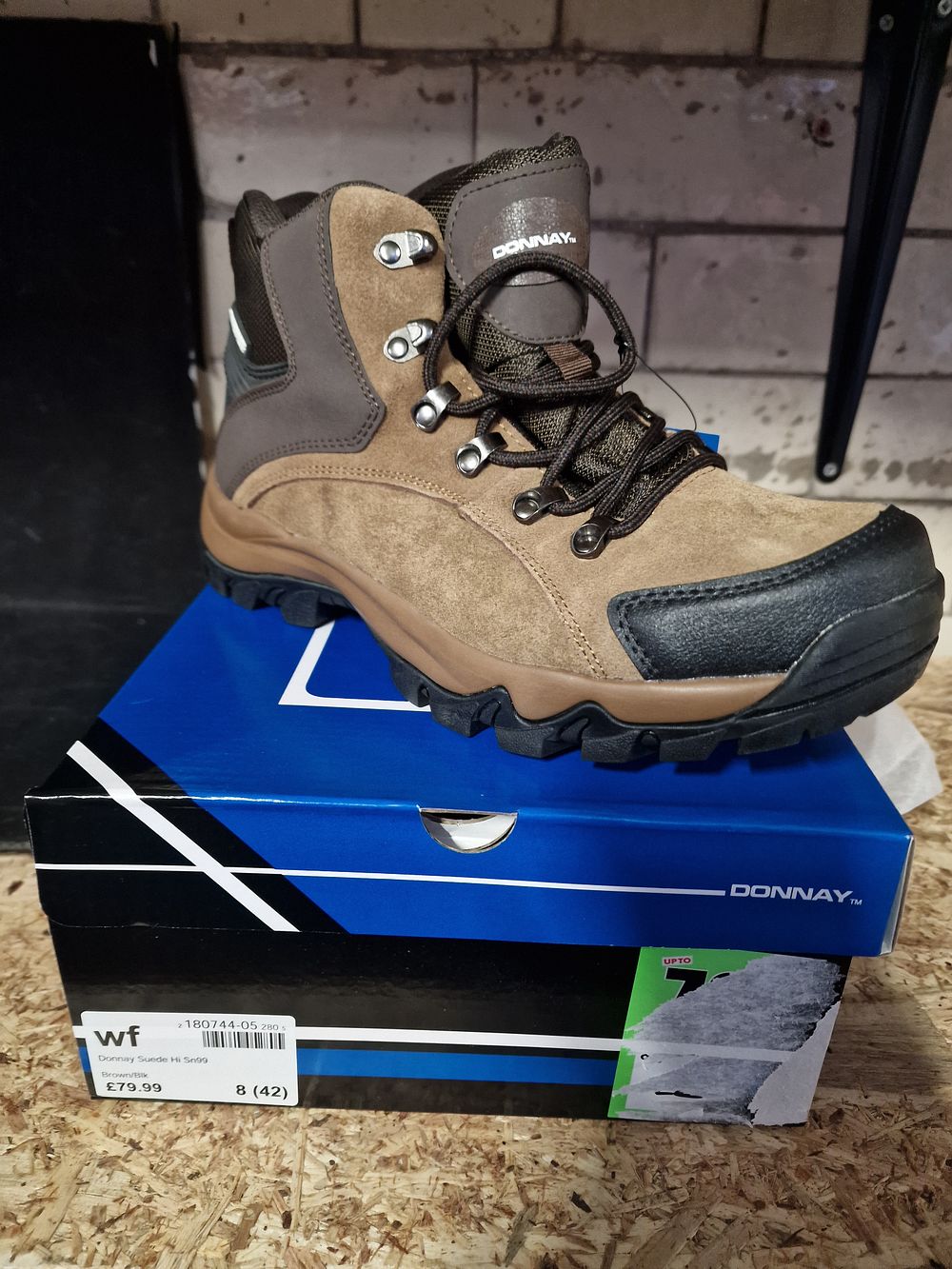 Lot 208: Brand New Donnay Suede Waterproof Walking Boots Uk 8 Brown Black RRP £79.99