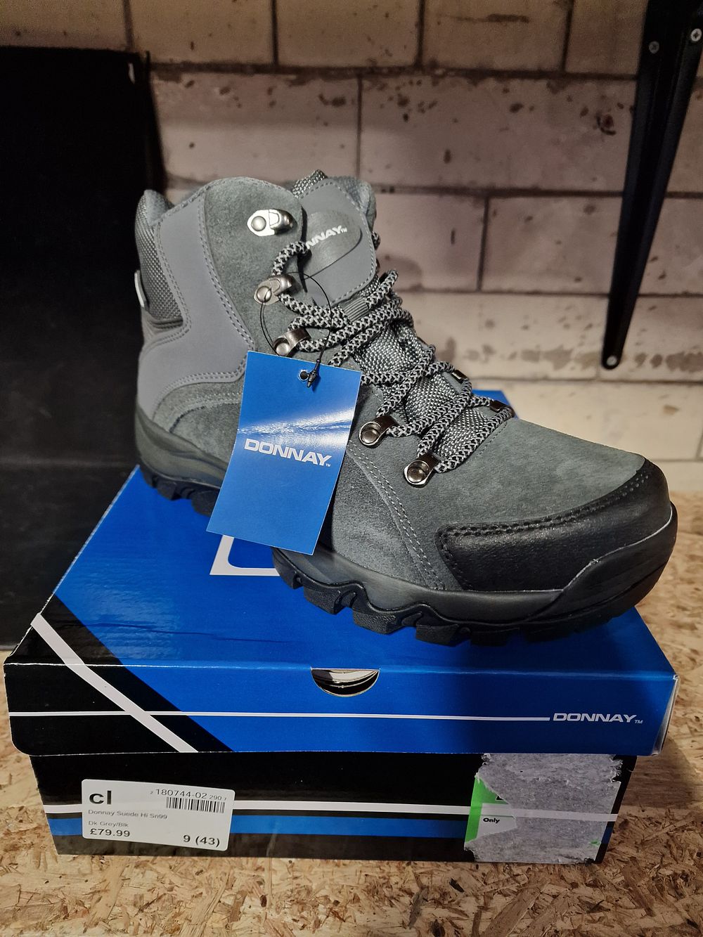 Lot 215: Brand New Donnay Suede Waterproof Walking Boots Uk 9 Dark Grey Black RRP £79.99