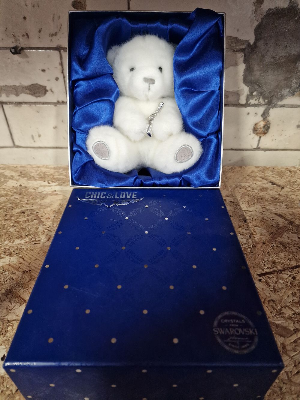 Lot 230: Chic & Love Large Bailey Bear with Swarovski Crystal  Bottle Charm in Gift Box