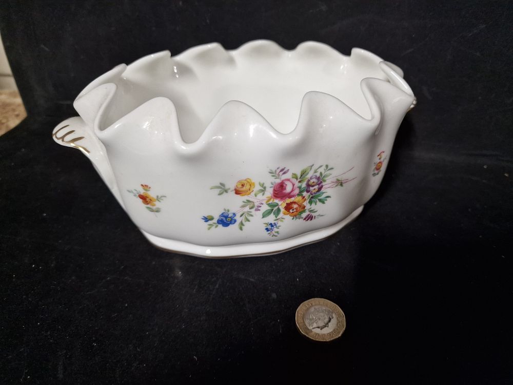 Lot 261: Minton Bone China Scalloped Rose Decorated Bowl