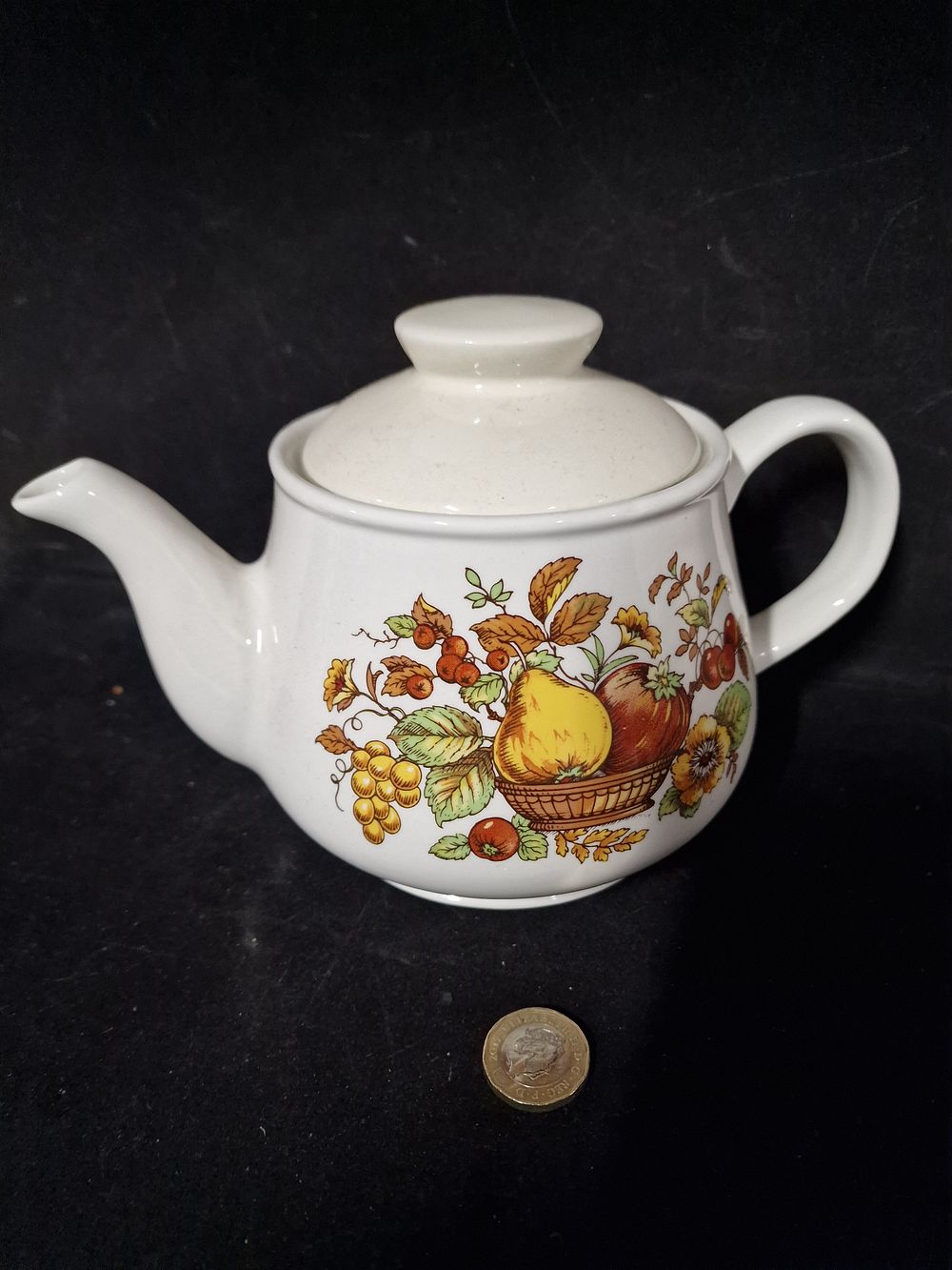 Lot 262: Vintage Sadler Teapot