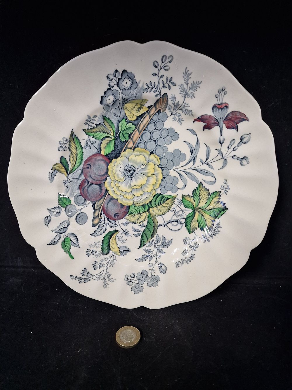 Lot 283: Vintage Royal Doulton The Kirkwood Multicolour Decorative Dinner Plate