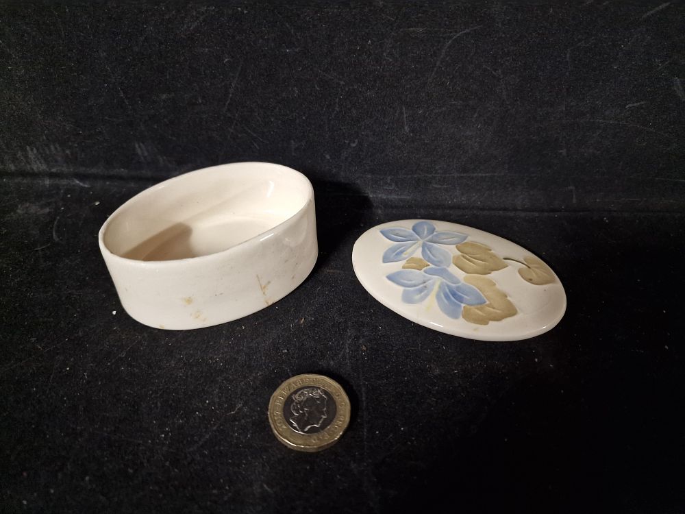 Lot 292: Vintage Moorcroft Pill Box
