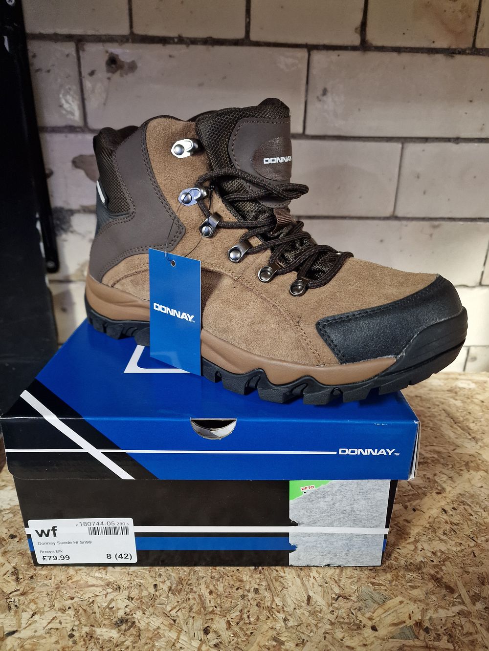 Lot 298: Brand New Donnay Suede Waterproof Walking Boots Uk 8 Brown Black RRP £79.99