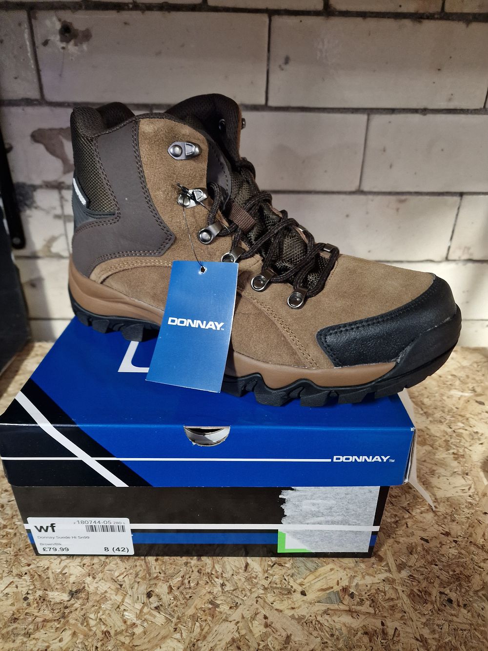 Lot 300: Brand New Donnay Suede Waterproof Walking Boots Uk 8 Brown Black RRP £79.99