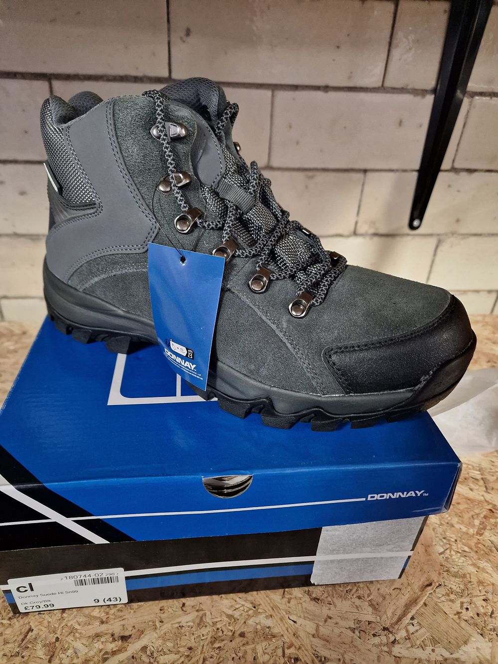 Lot 303: Brand New Donnay Suede Waterproof Walking Boots Uk 9 Dark Grey Black RRP £79.99