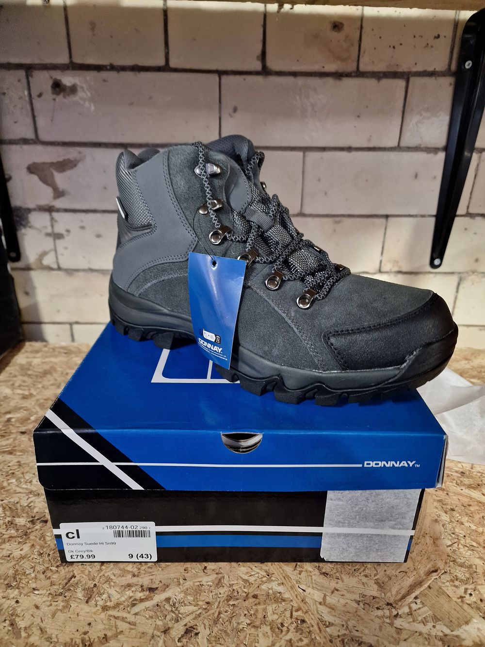 Lot 304: Brand New Donnay Suede Waterproof Walking Boots Uk 9 Dark Grey Black RRP £79.99