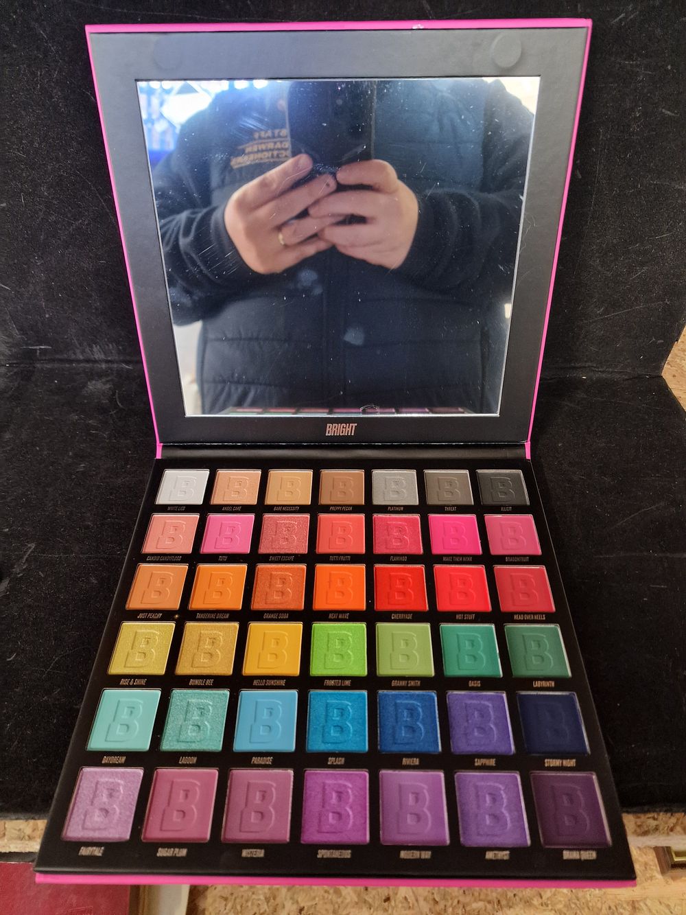 Lot 312: New By Beauty Bay 42 Colour Pallette Eye Shadow