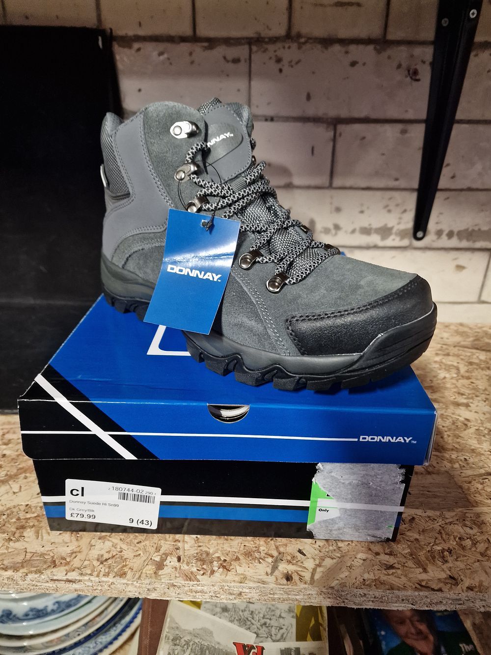 Lot 389: Brand New Donnay Suede Waterproof Walking Boots Uk 9 Dark Grey Black RRP £79.99