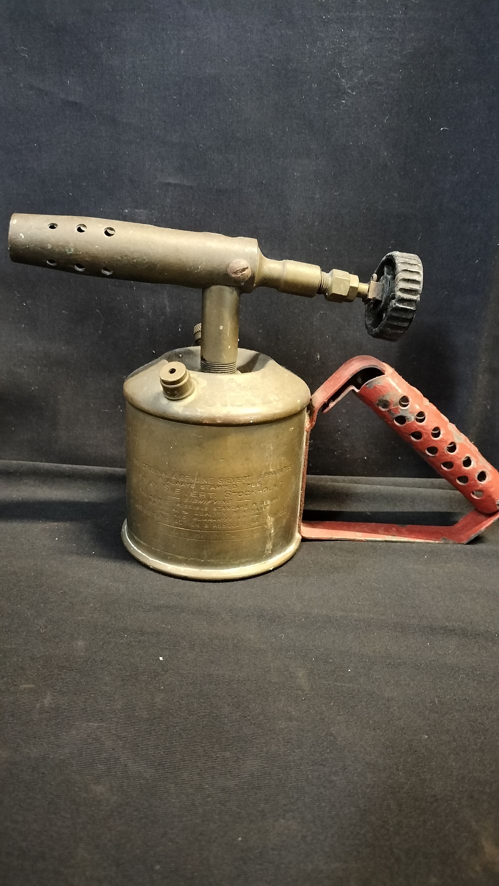 Lot 562: Vintage Original Sievert 0.25 Liter gasoline burner 