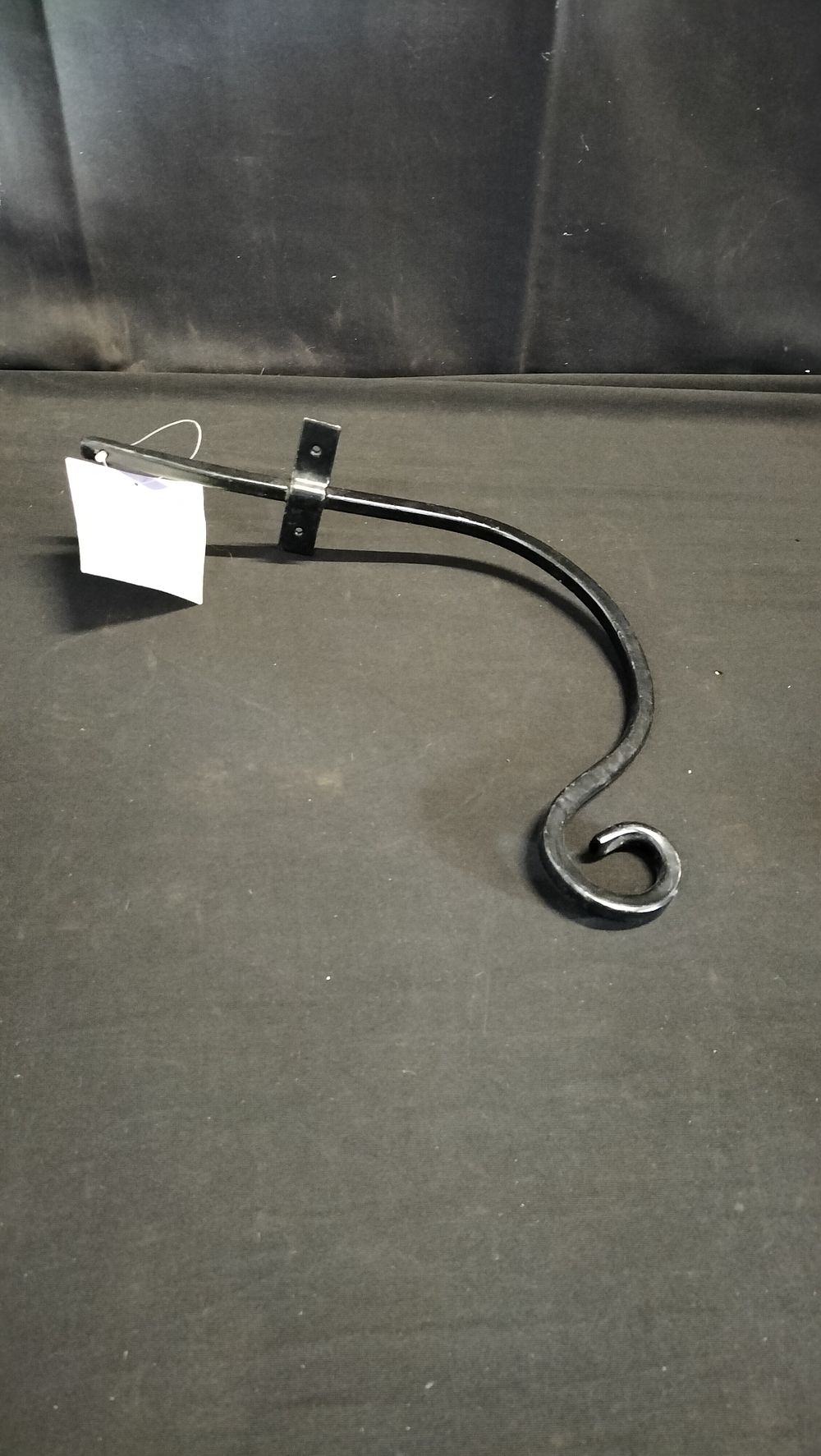 Lot 583: Wall mounted Round hanging basket hook 