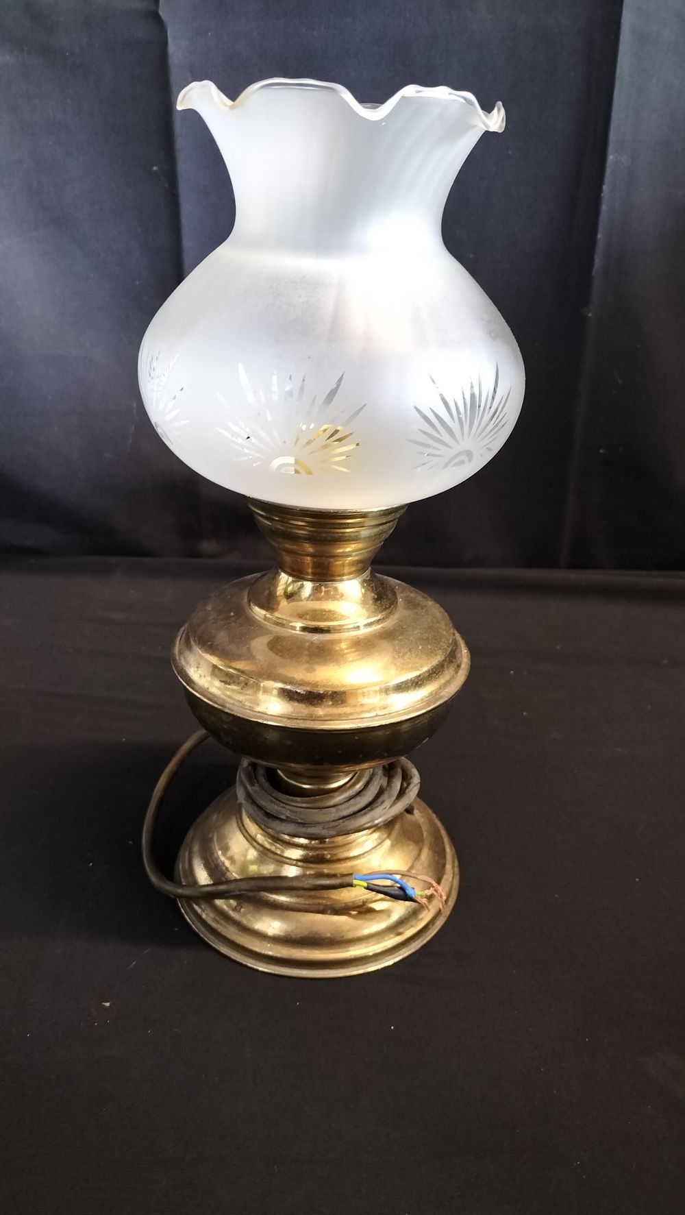 Lot 595: Brass table lamp with glass shade. a/f 