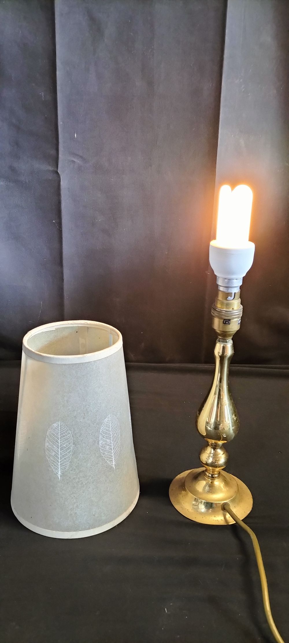 Lot 596: Brass table lamp with shade 