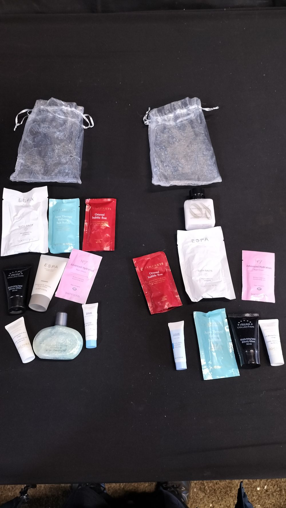 Lot 631: Two bags of mixed beauty products including No7...