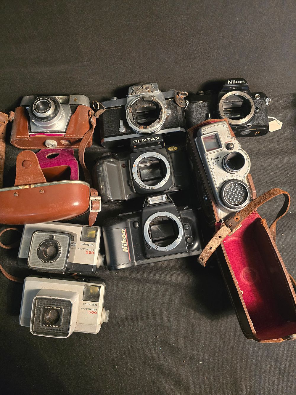Lot 684: A selection of vintage cameras and camera bodies