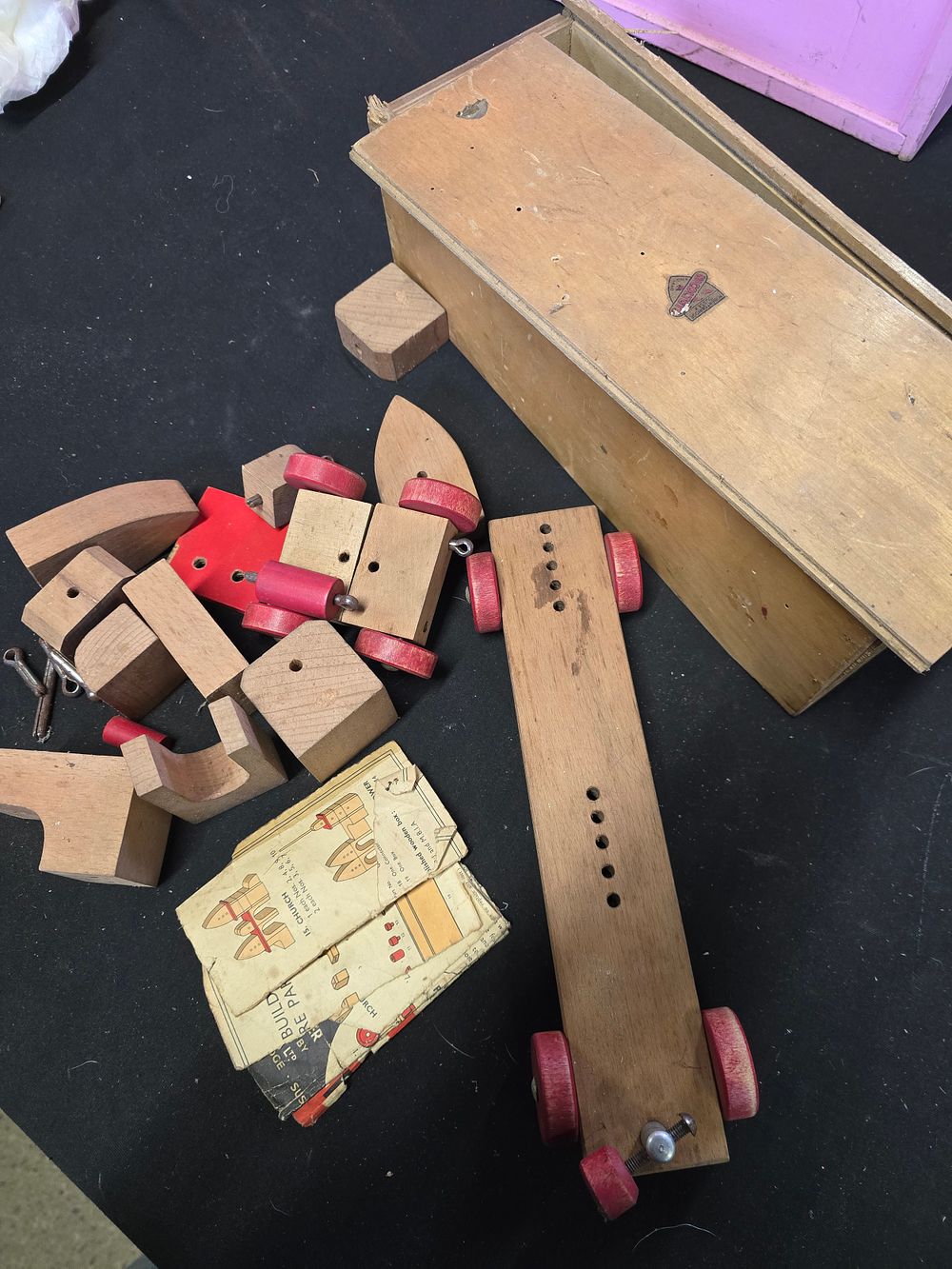 Lot 562: A vintage building blocks