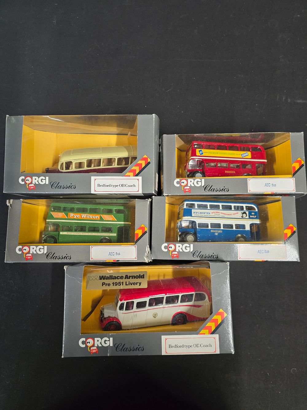 Lot 588: Five vintage Corgi collectable classics. Buses and coaches....