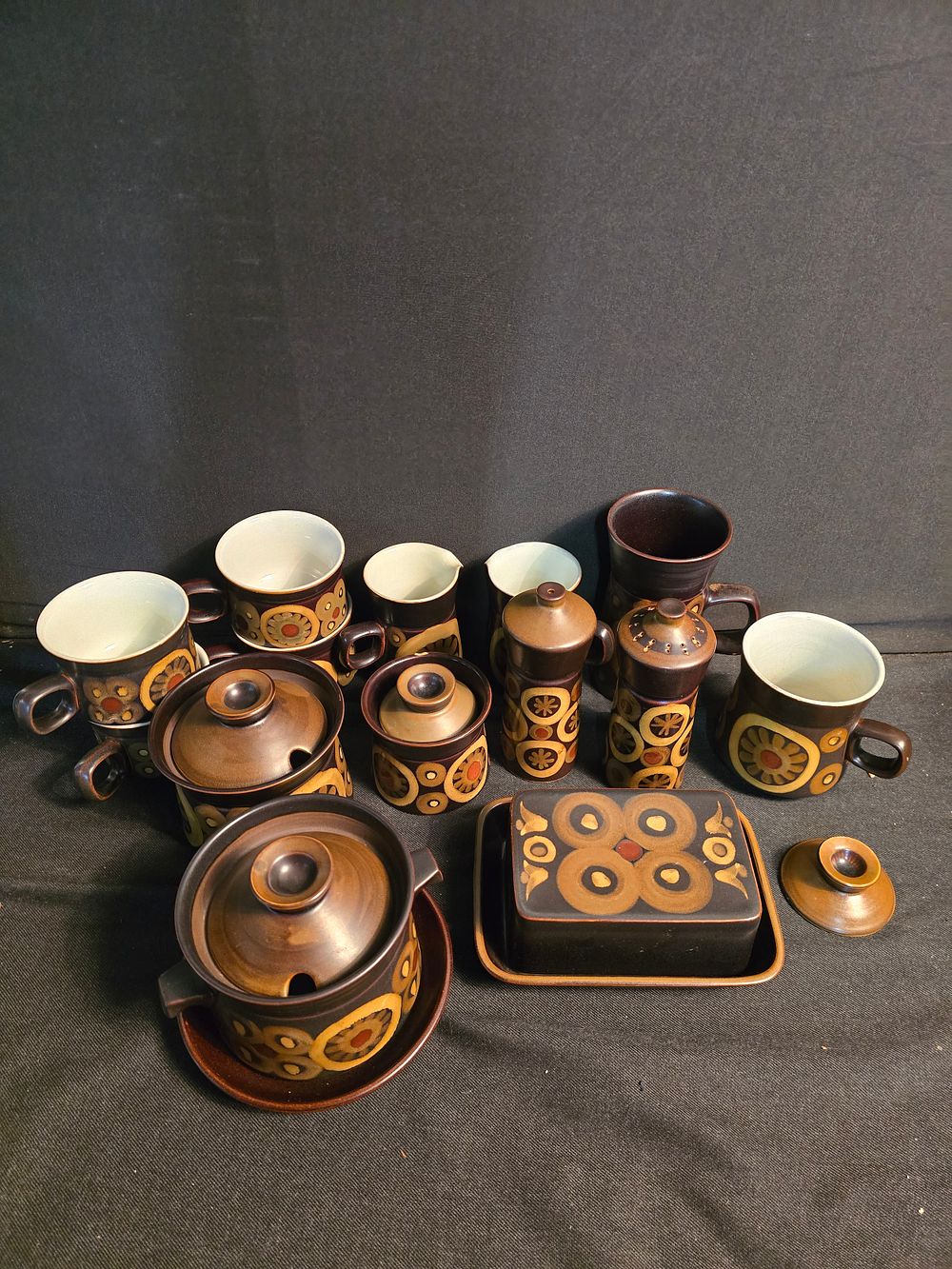 Lot 596: 15 pieces of vinatge Denby in Arabesque by...