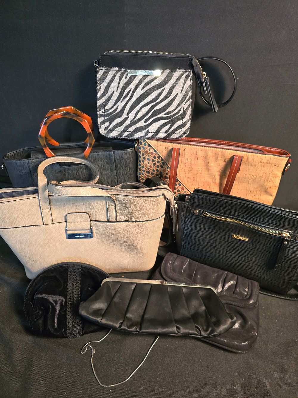 Lot 612: Siven ladies hand bags all in excellent condition.