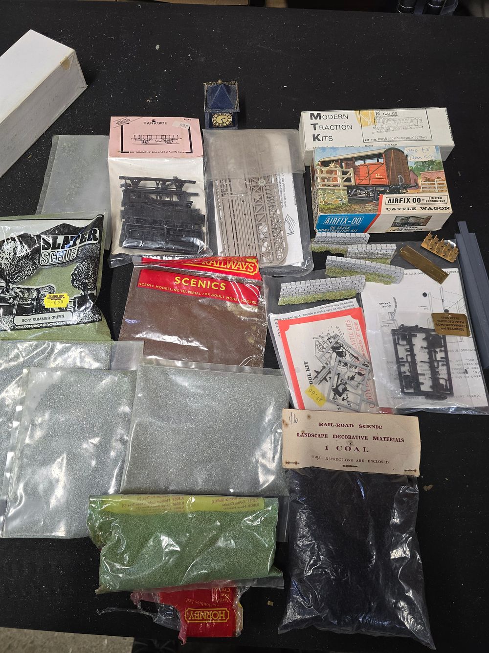 Lot 621: A selection of railway model construction set parts...