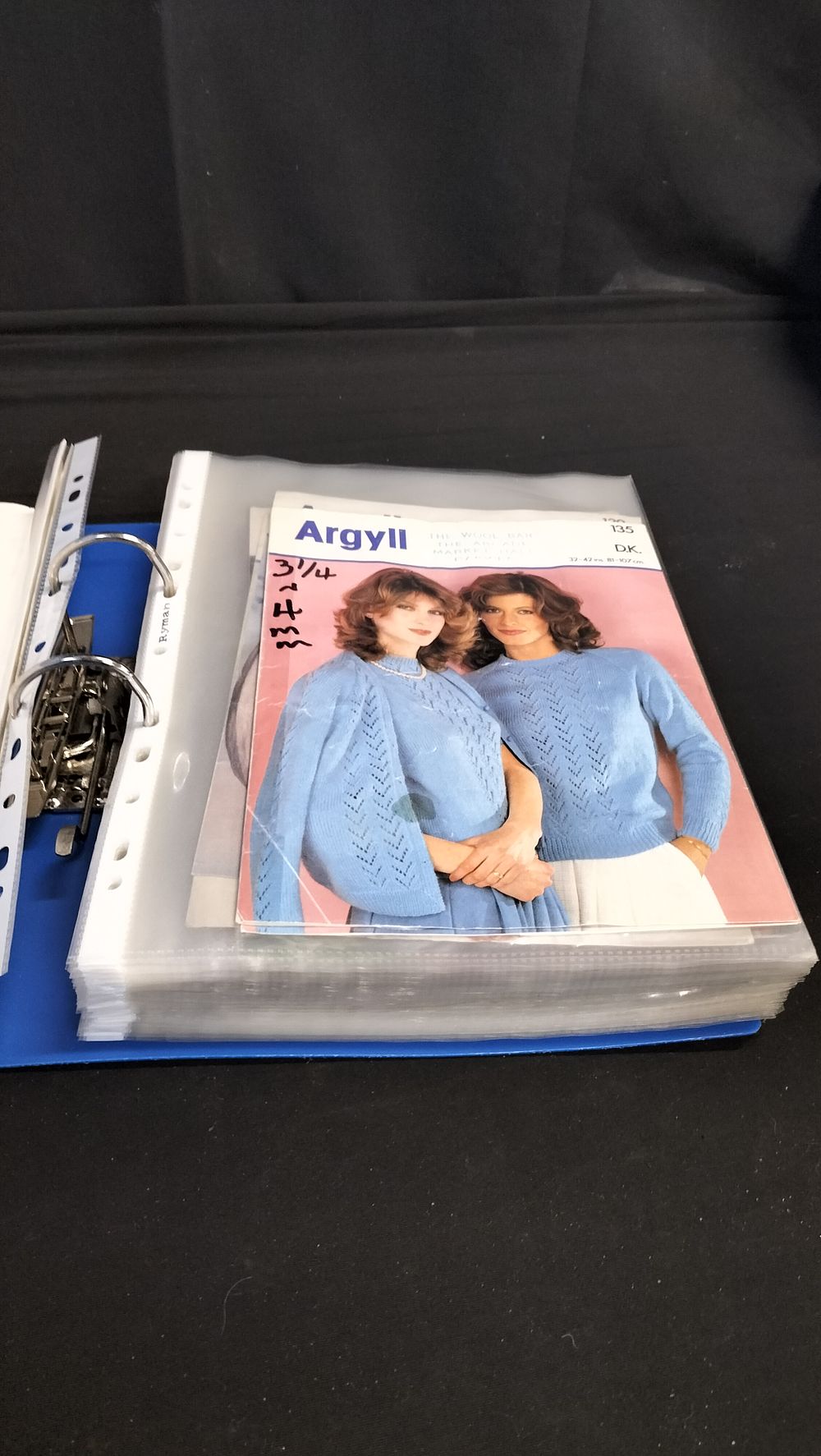 Lot 559: File containing numerous knitting patterns 