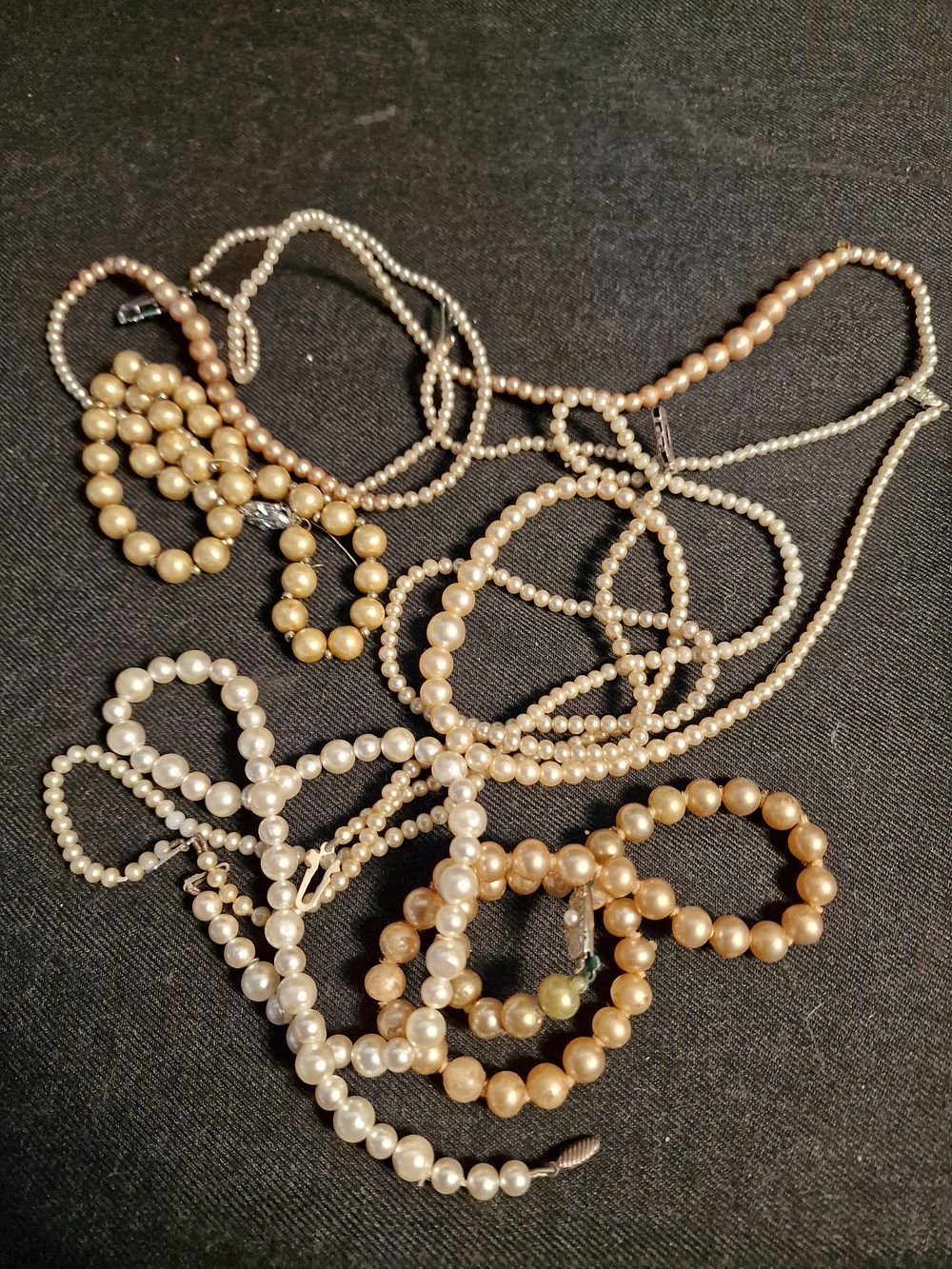 Lot 187: Selection of Faux Pearl Necklaces