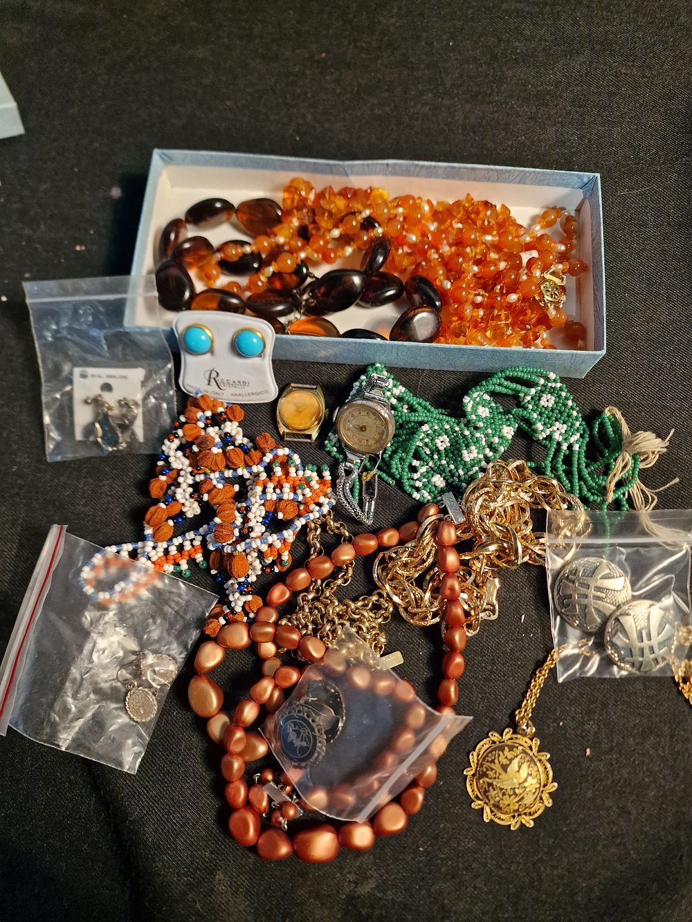 Lot 188: Selection of Jewellery