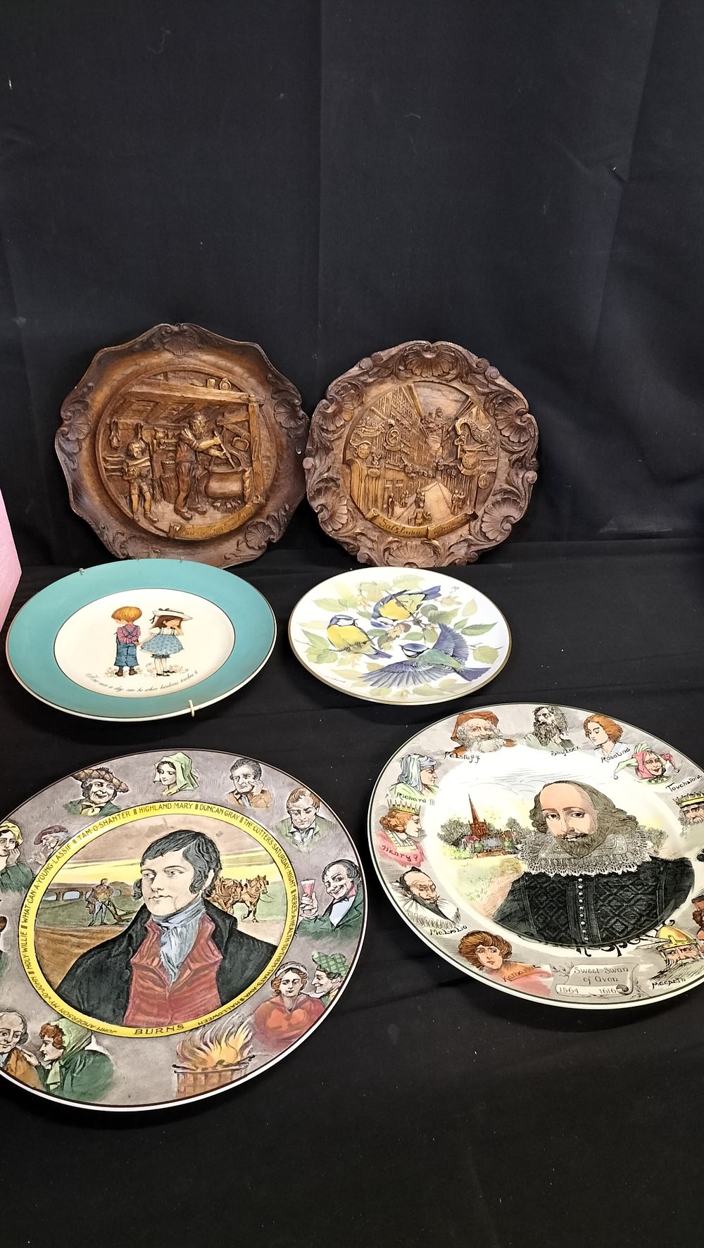Lot 573: 6 decorative plates including 2 Royal Doulton, wooden...