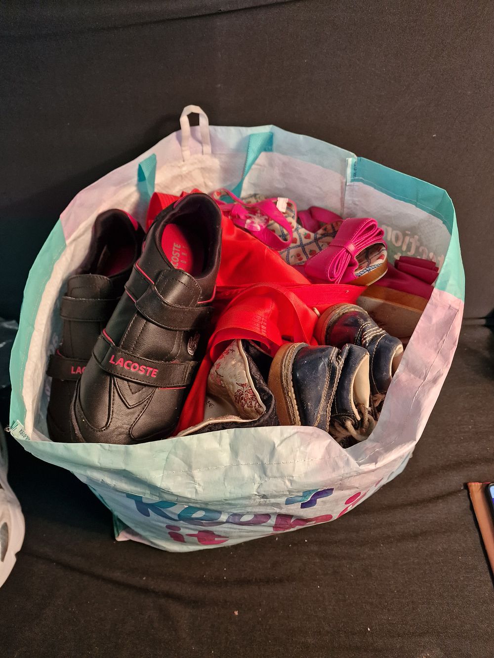 Lot 209: Bag of Ladies Clothing and Footwear